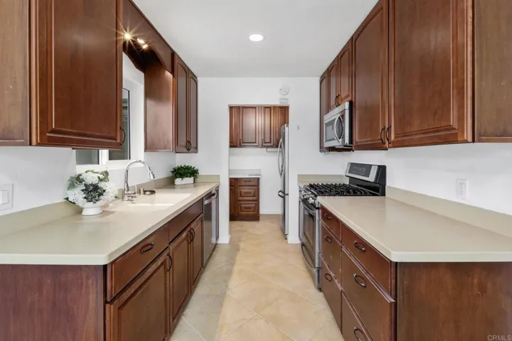1745 Acorn St, Escondido, California 92027