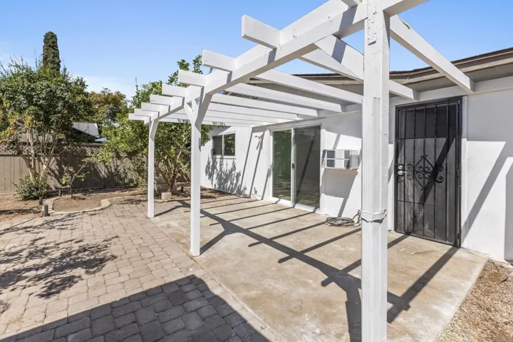 1745 Acorn St, Escondido, California 92027