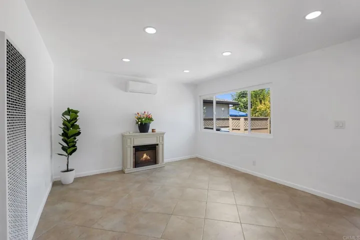 1745 Acorn St, Escondido, California 92027