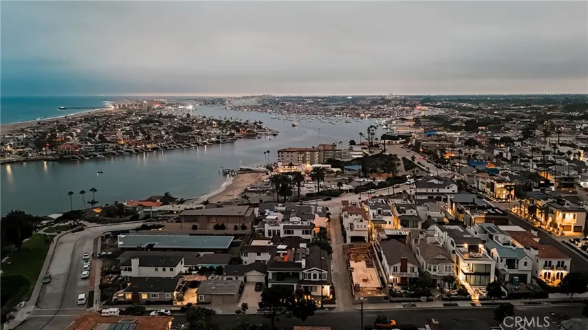 613 Larkspur Avenue, Corona Del Mar, California 92625
