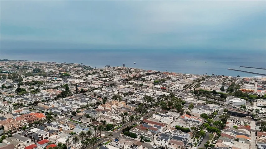 613 Larkspur Avenue, Corona Del Mar, California 92625