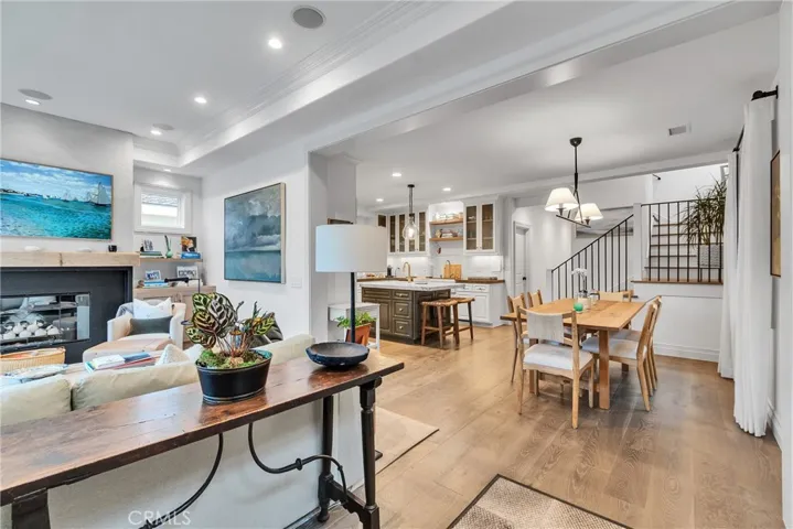 613 Larkspur Avenue, Corona Del Mar, California 92625