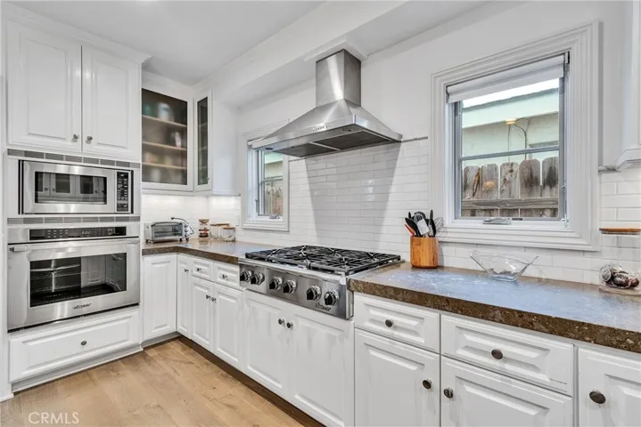 613 Larkspur Avenue, Corona Del Mar, California 92625