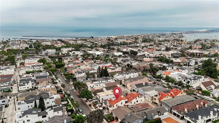 613 Larkspur Avenue, Corona Del Mar, California 92625