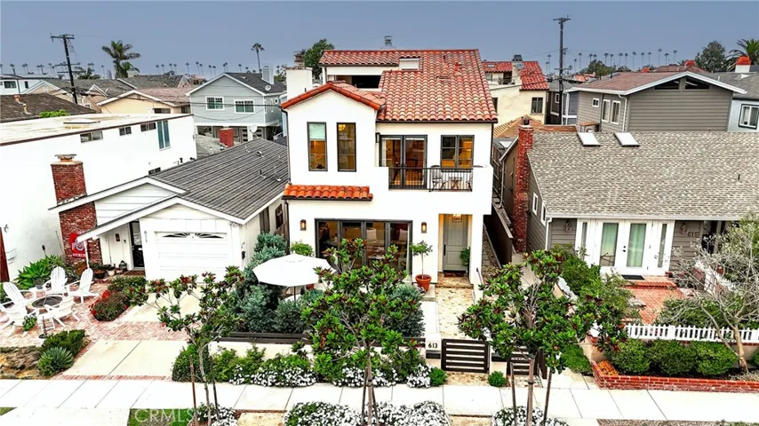 613 Larkspur Avenue, Corona Del Mar, California 92625