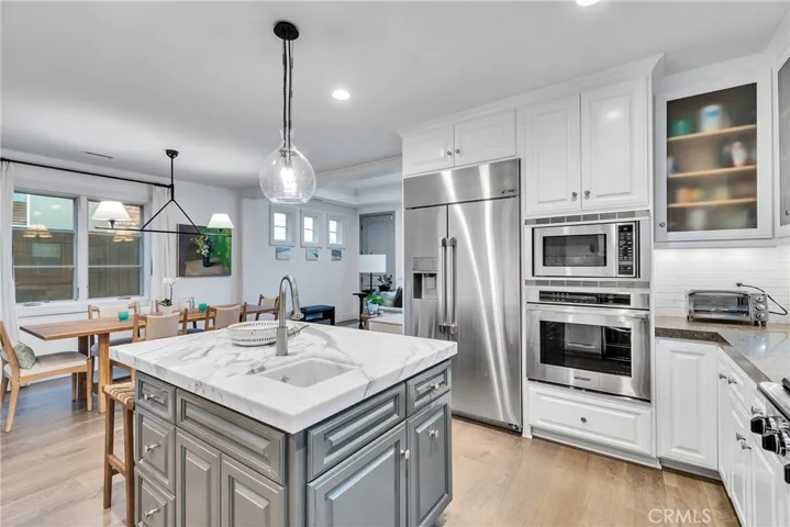613 Larkspur Avenue, Corona Del Mar, California 92625
