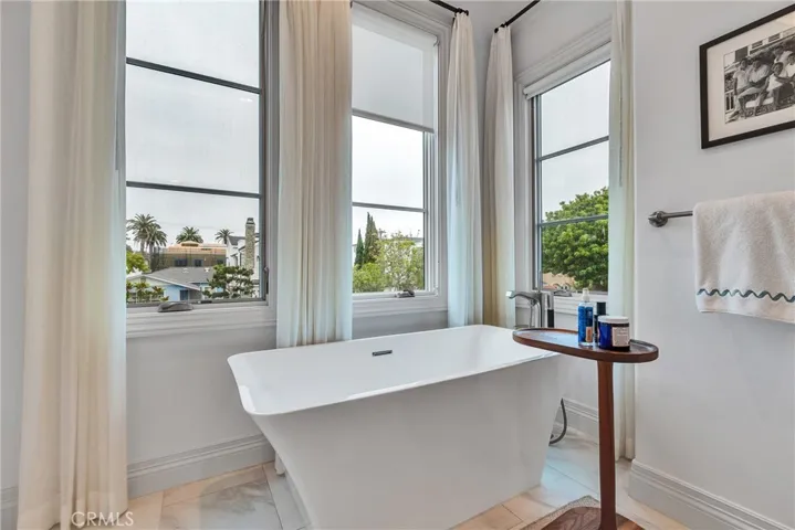 613 Larkspur Avenue, Corona Del Mar, California 92625