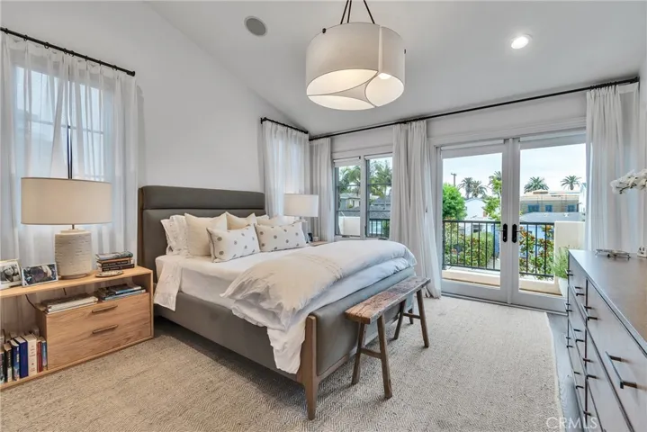 613 Larkspur Avenue, Corona Del Mar, California 92625