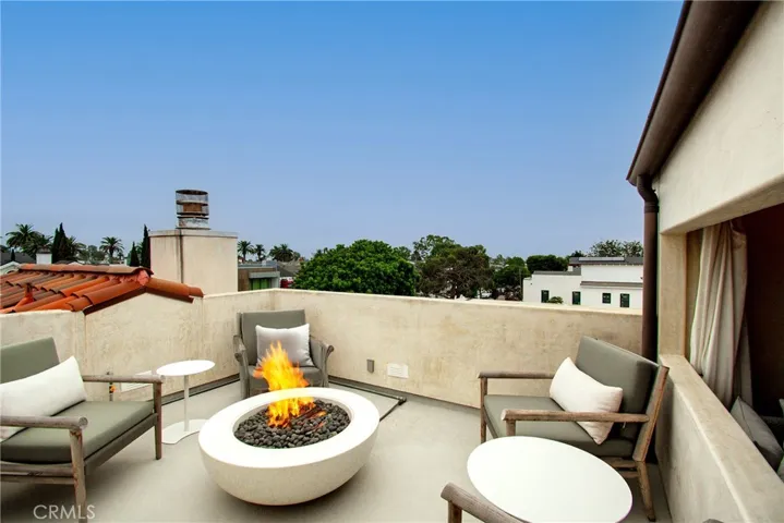 613 Larkspur Avenue, Corona Del Mar, California 92625