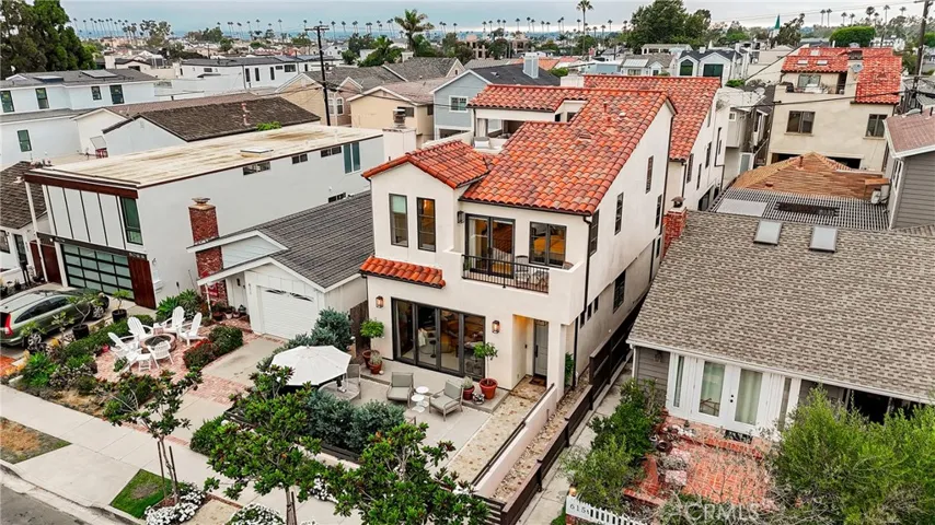 613 Larkspur Avenue, Corona Del Mar, California 92625