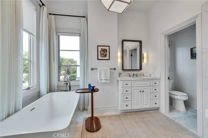 613 Larkspur Avenue, Corona Del Mar, California 92625