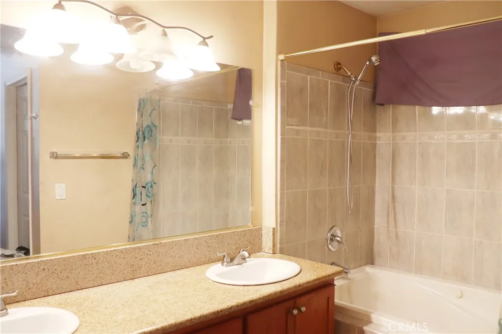 43964 Fallon Drive, Lancaster, California 93535 home-pic-9