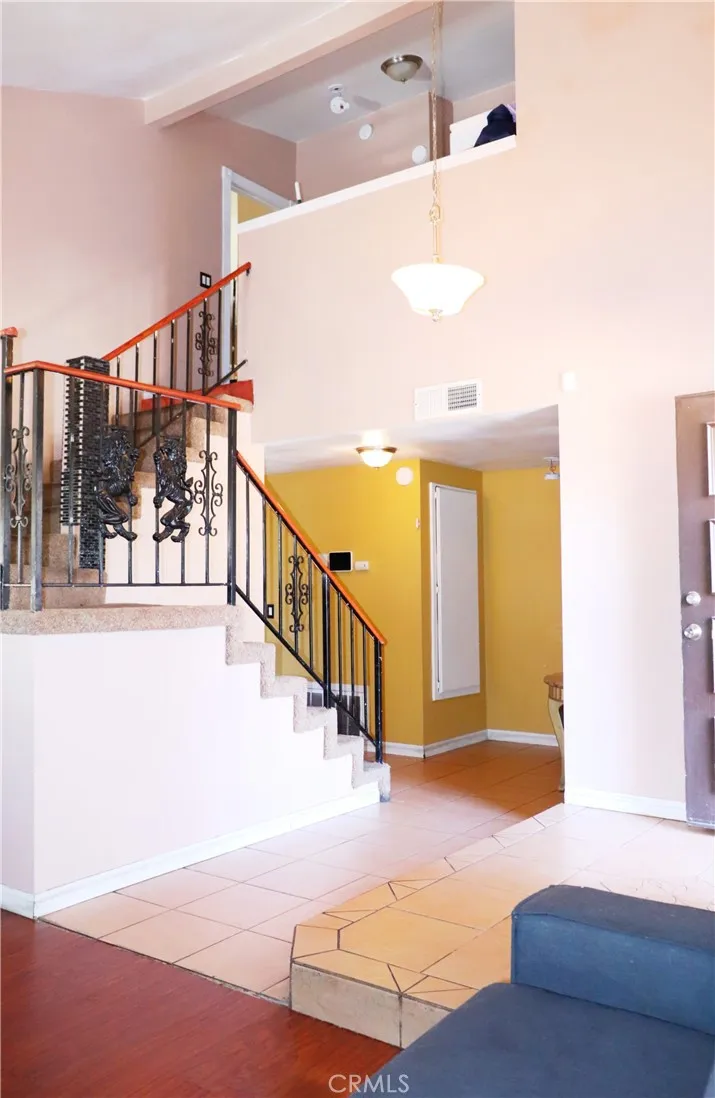 43964 Fallon Drive, Lancaster, California 93535 home-pic-2