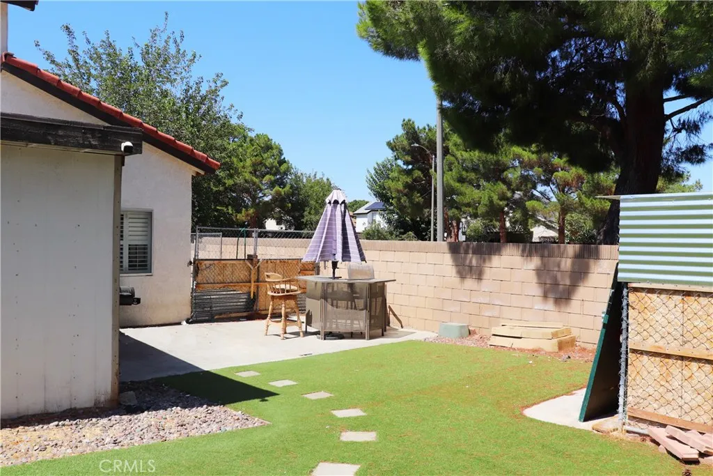 43964 Fallon Drive, Lancaster, California 93535 home-pic-17