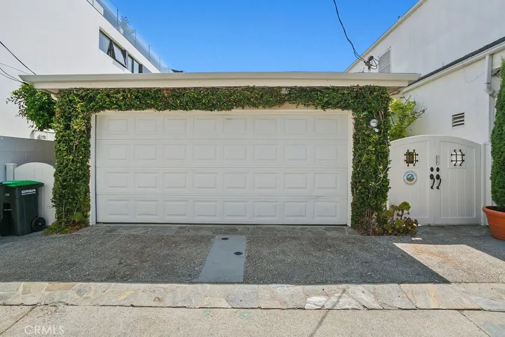225 Grand Canal, Newport Beach, California 92662