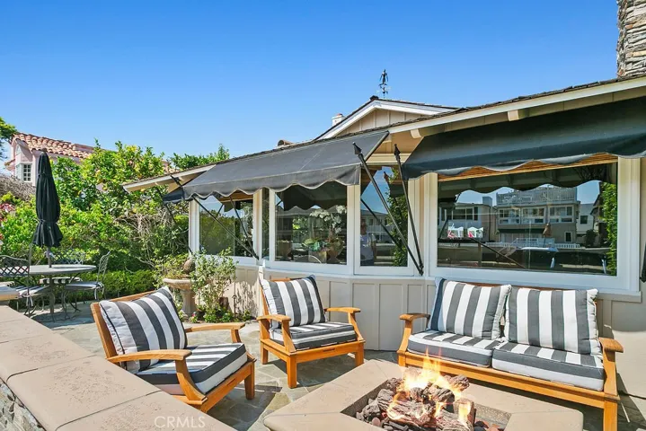 225 Grand Canal, Newport Beach, California 92662