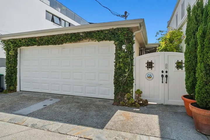 225 Grand Canal, Newport Beach, California 92662