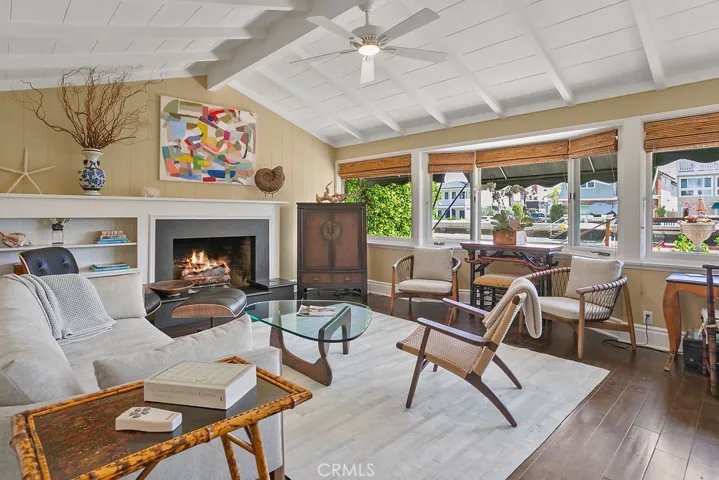 225 Grand Canal, Newport Beach, California 92662