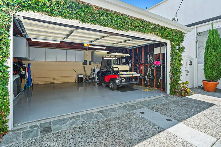 225 Grand Canal, Newport Beach, California 92662