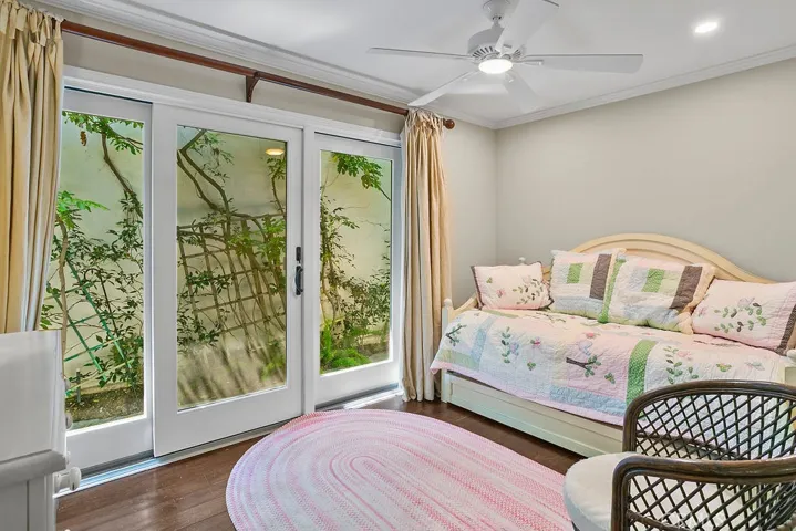 225 Grand Canal, Newport Beach, California 92662