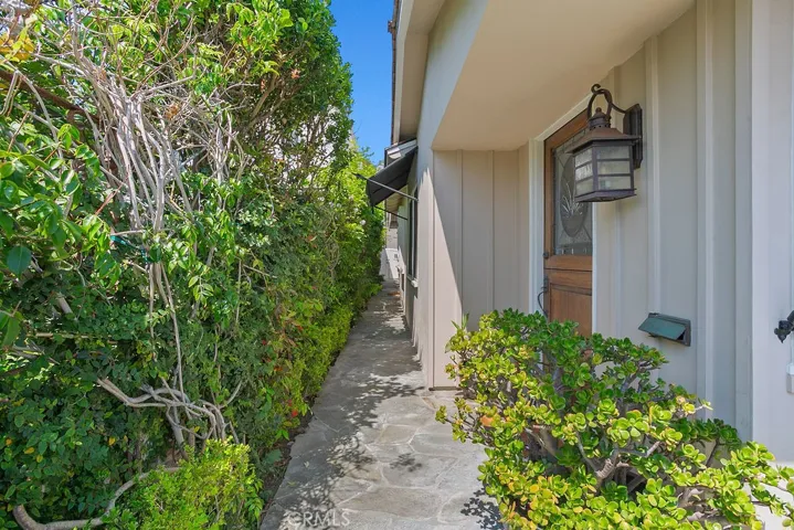 225 Grand Canal, Newport Beach, California 92662