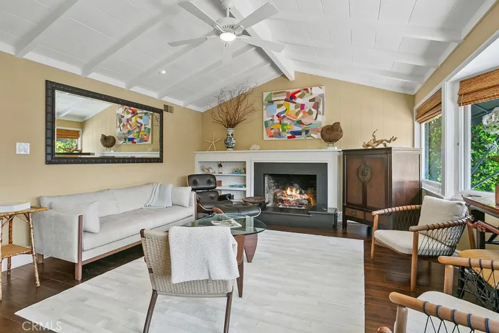 225 Grand Canal, Newport Beach, California 92662
