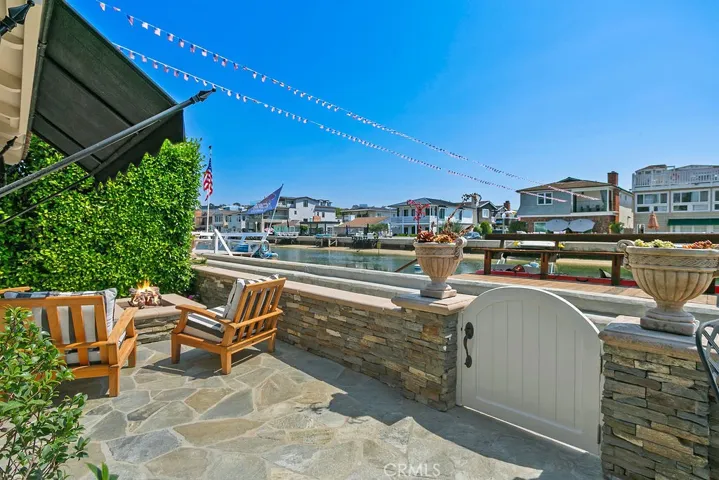 225 Grand Canal, Newport Beach, California 92662