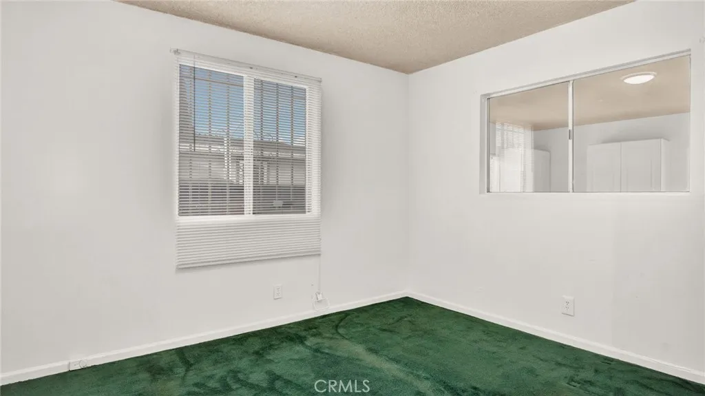 8022 Crockett Boulevard, Los Angeles, California 90001 home-pic-26