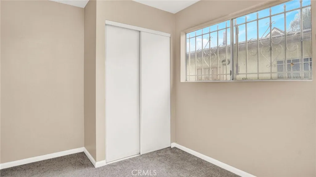 8022 Crockett Boulevard, Los Angeles, California 90001 home-pic-15