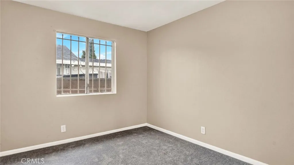8022 Crockett Boulevard, Los Angeles, California 90001 home-pic-19