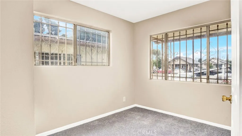 8022 Crockett Boulevard, Los Angeles, California 90001 home-pic-14