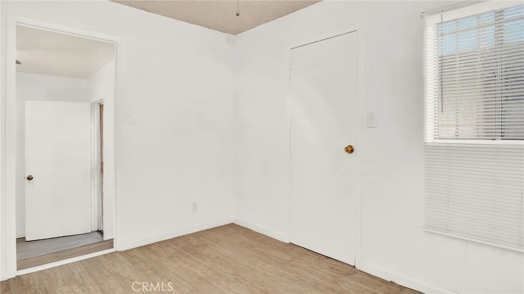 8022 Crockett Boulevard, Los Angeles, California 90001 home-pic-24