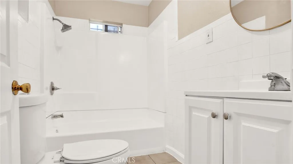 8022 Crockett Boulevard, Los Angeles, California 90001 home-pic-12