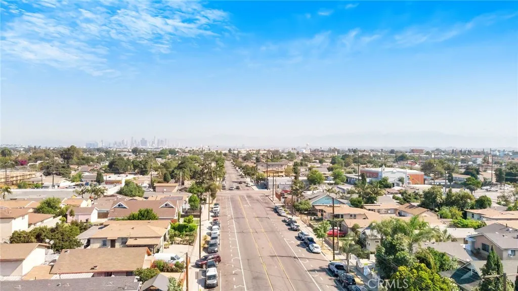 8022 Crockett Boulevard, Los Angeles, California 90001 home-pic-3