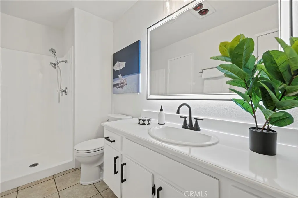 25273 Avenida Dorena, Newhall, California 91321 home-pic-23