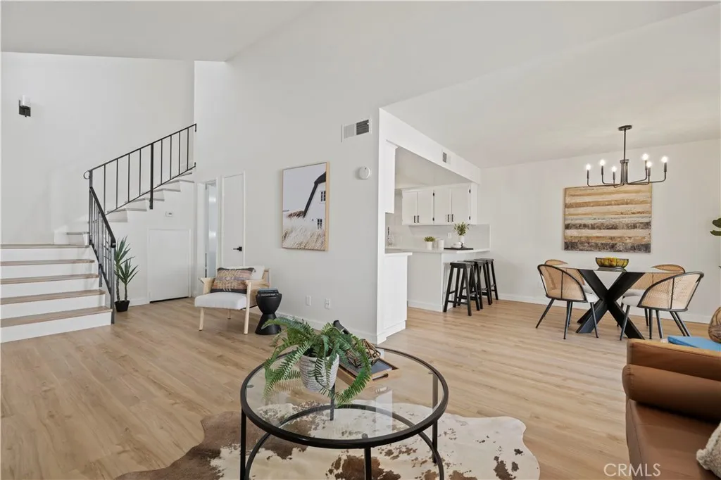 25273 Avenida Dorena, Newhall, California 91321 home-pic-18