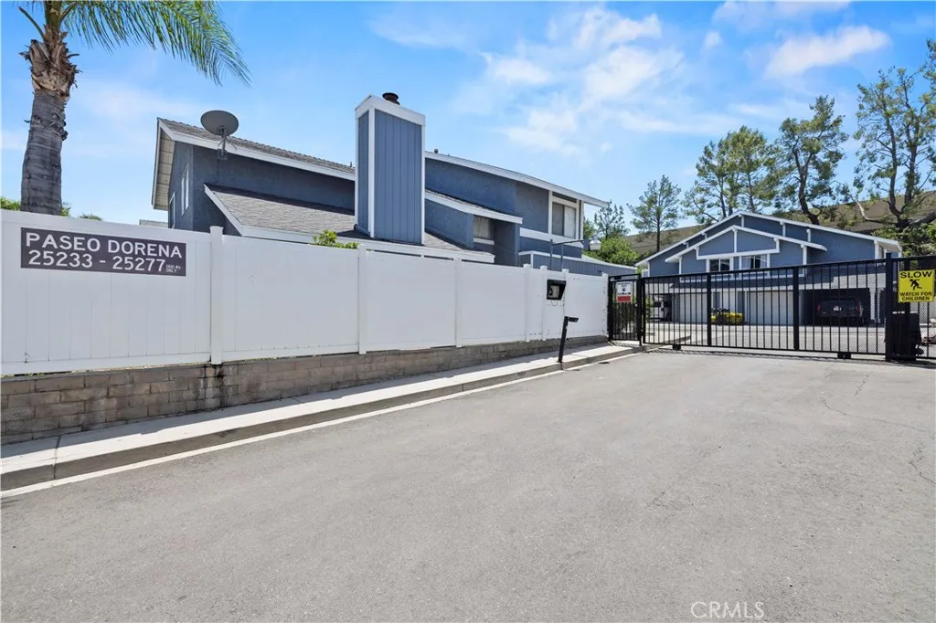 25273 Avenida Dorena, Newhall, California 91321 home-pic-38