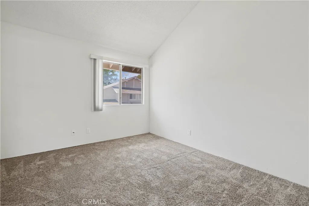 25273 Avenida Dorena, Newhall, California 91321 home-pic-30