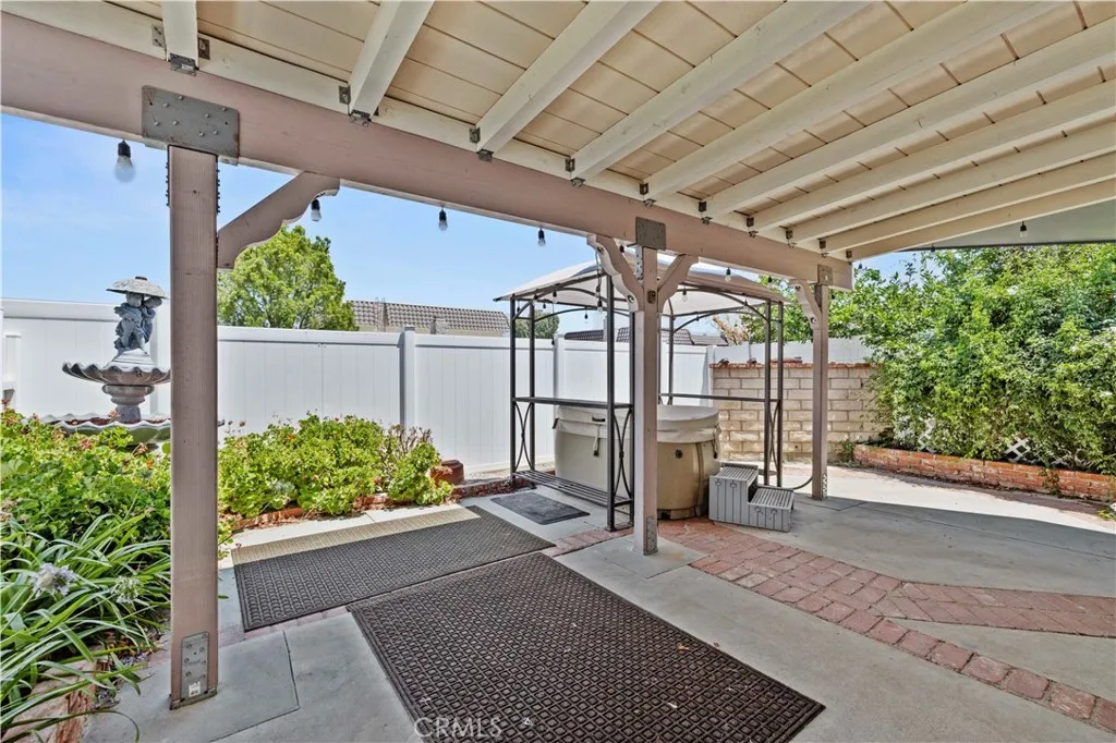 25273 Avenida Dorena, Newhall, California 91321 home-pic-32
