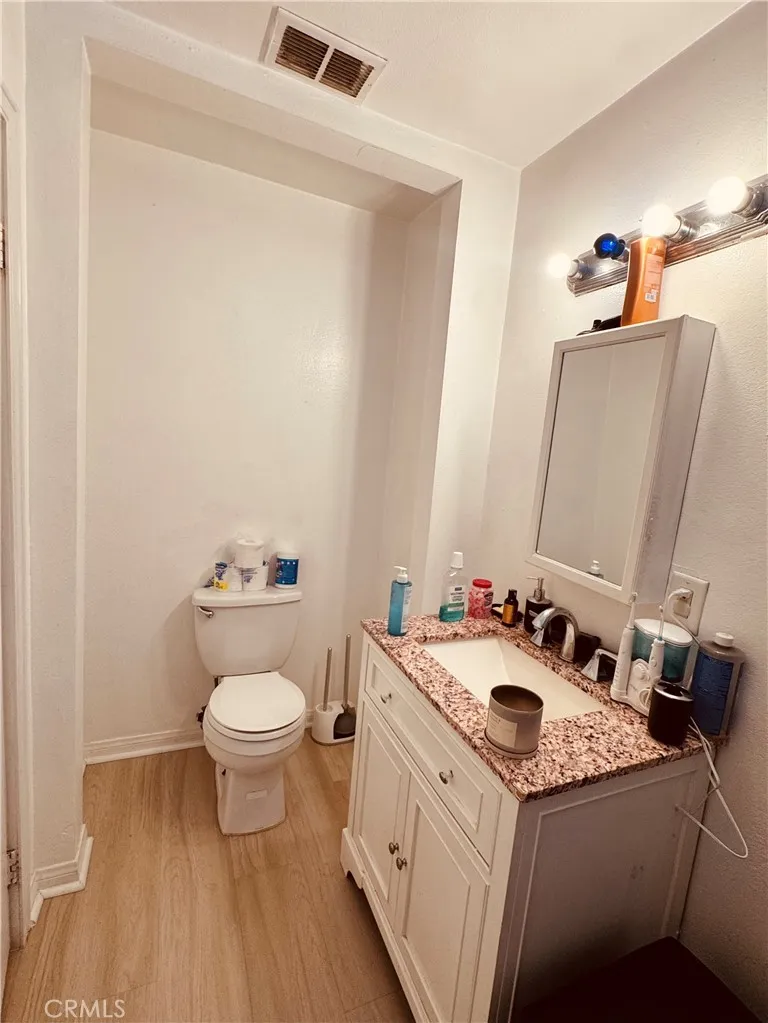 758 E 106th Street, Los Angeles, California 90002 home-pic-10