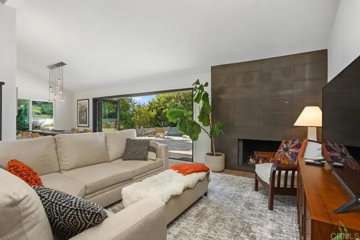 560 San Andres Dr., Solana Beach, California 92075