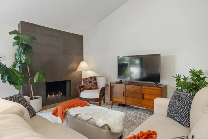 560 San Andres Dr., Solana Beach, California 92075