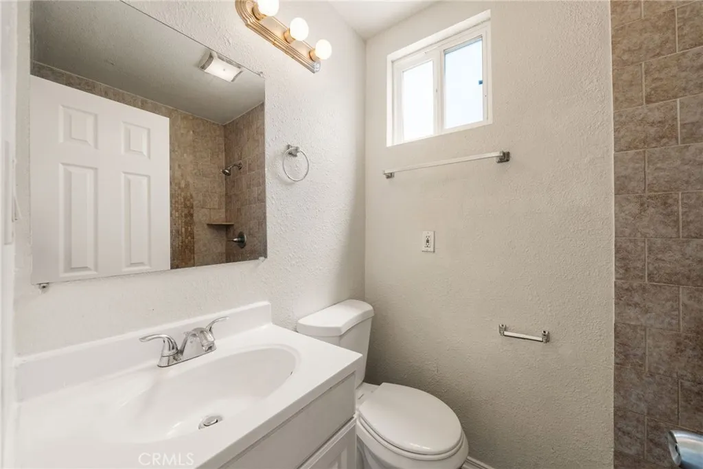 122 E 83rd Street, Los Angeles, California 90003 home-pic-17