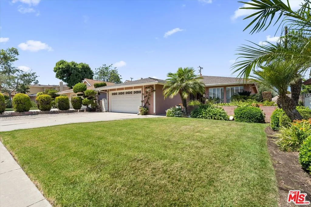 3309 W 82nd Street, Inglewood, California 90305, 3 Bedrooms Bedrooms, ,2 BathroomsBathrooms,Residential,For Sale,82nd,25576903