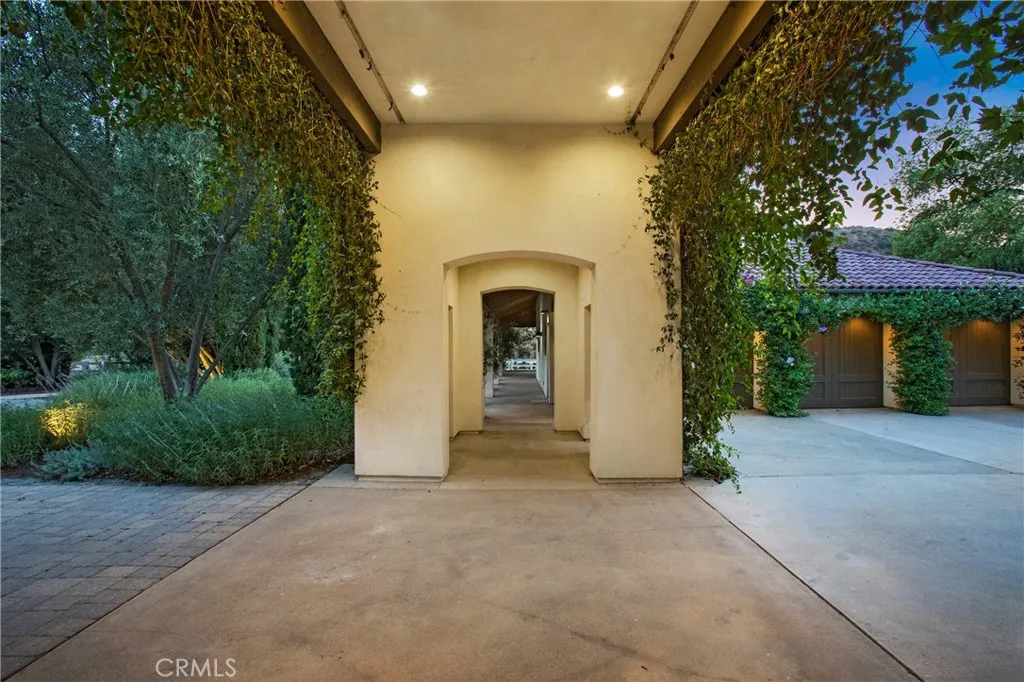 28100 Modjeska Canyon Road, Silverado, California 92676 home-pic-24