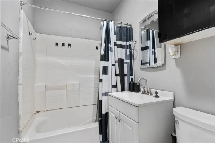 3350 Jennie Street, Jurupa Valley, California 92509