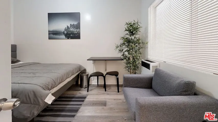 647 18th Street 316, Los Angeles, California 90015