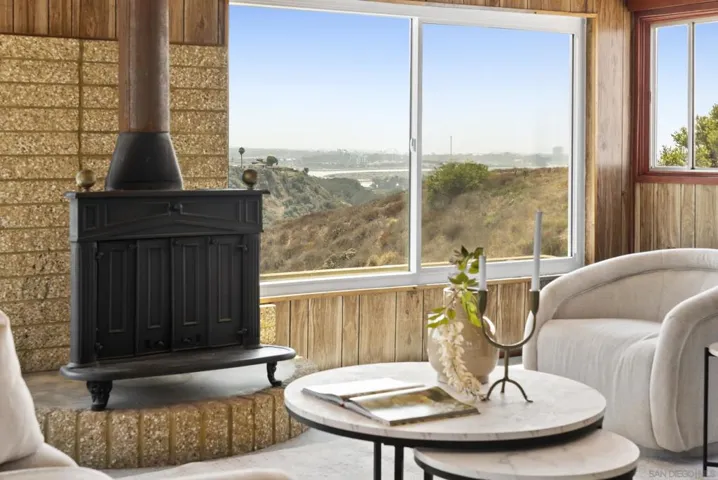 2122 March Pl, San Diego, California 92110