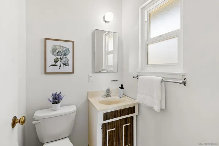 2122 March Pl, San Diego, California 92110