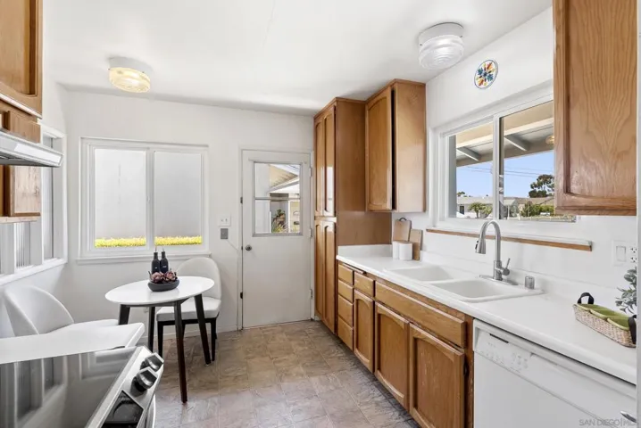 2122 March Pl, San Diego, California 92110